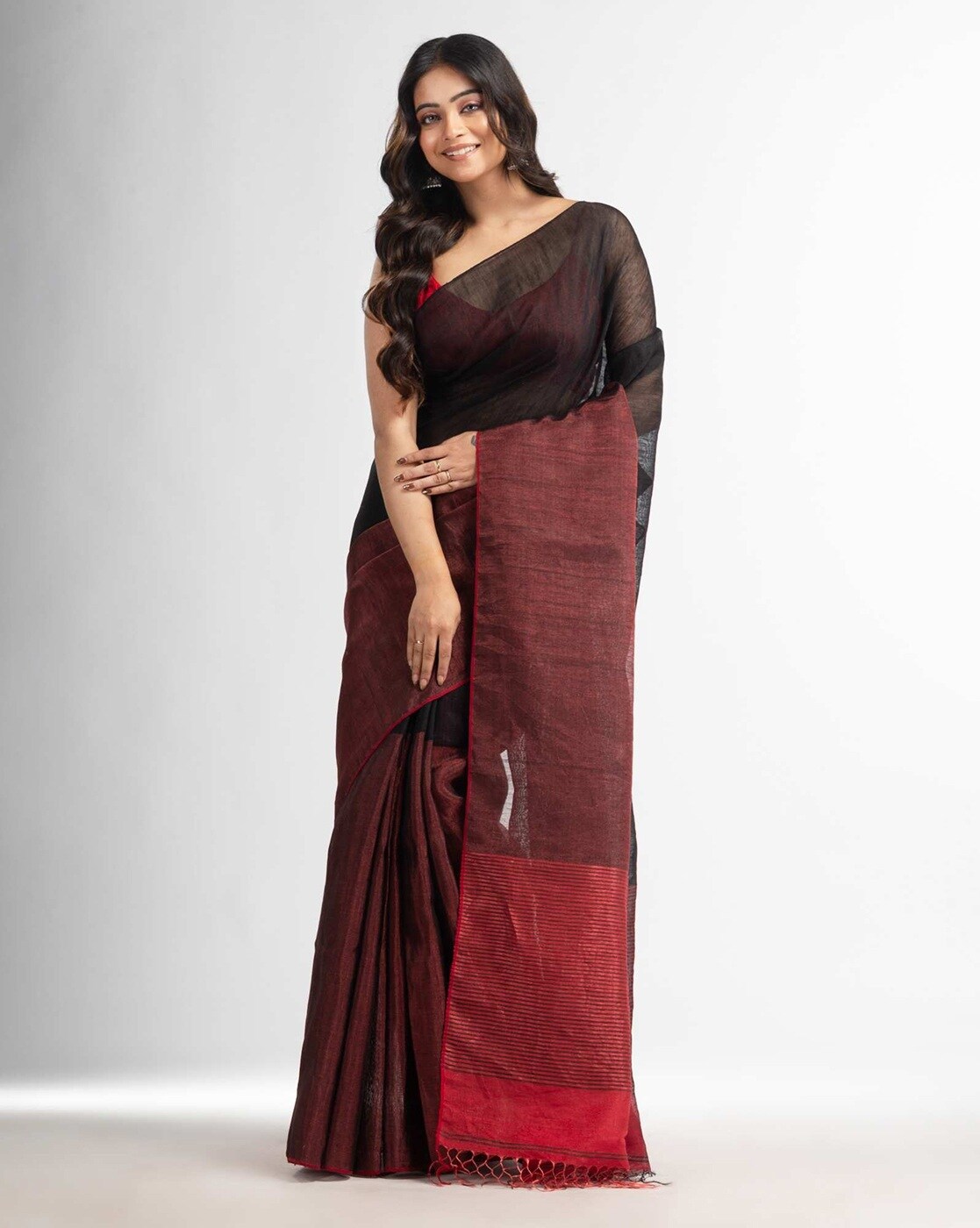 -1117Wx1400H-466405073-black-MODEL