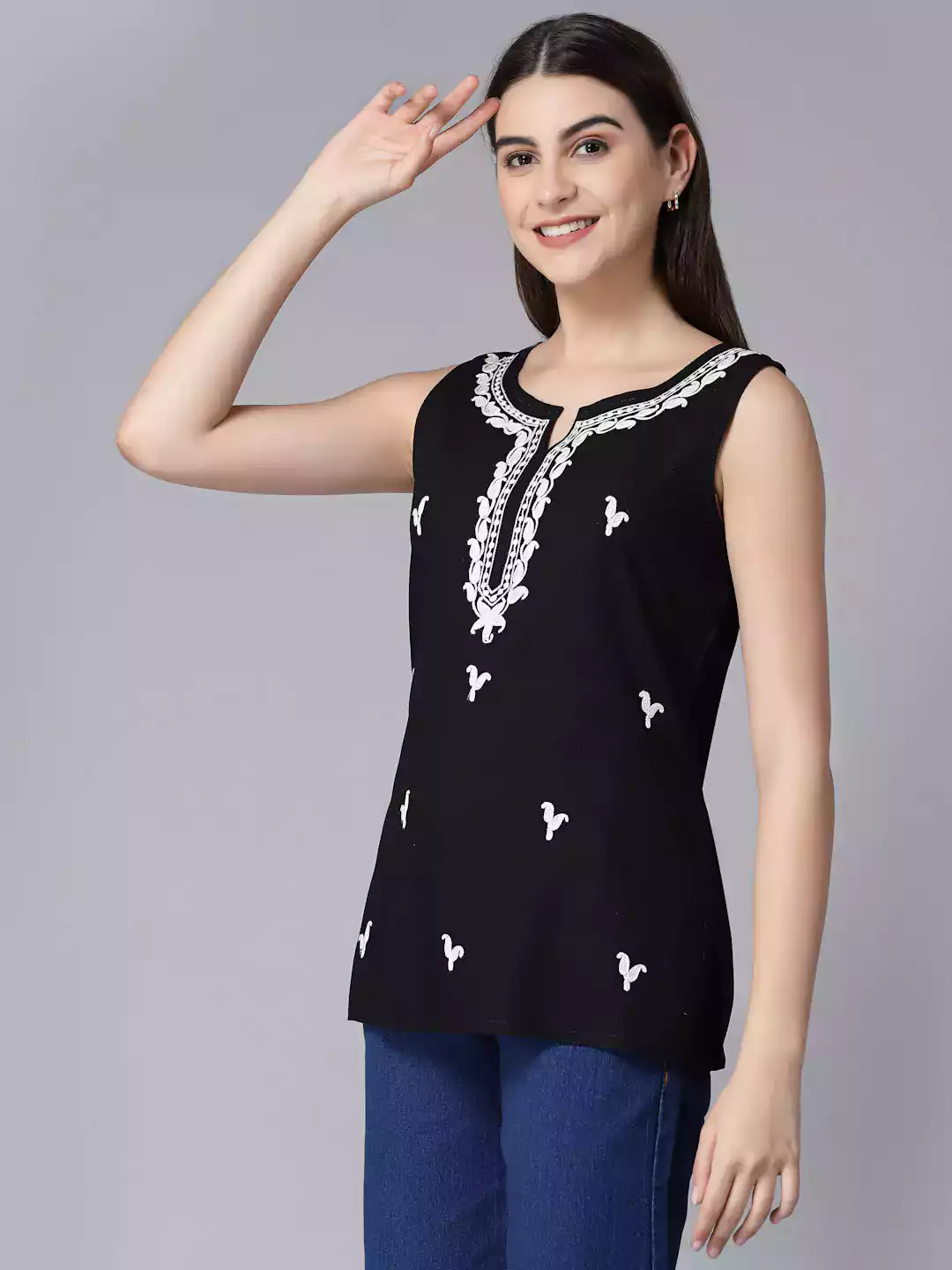 laiba-black-sleeveless-short-kurti2-1.webp