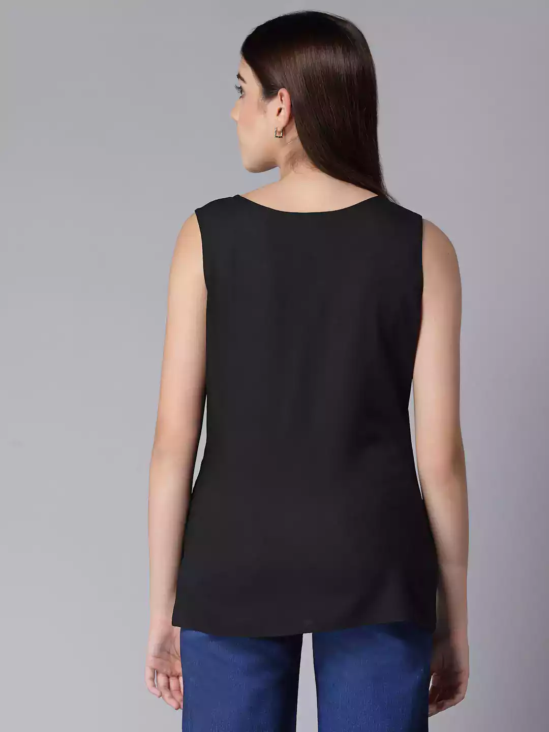 laiba-black-sleeveless-short-kurti7-1.webp